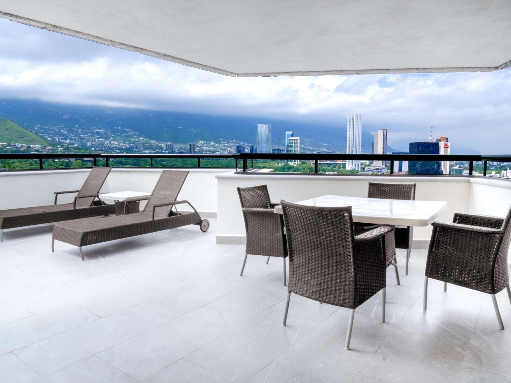 Ms Milenium Monterrey Curio Collection By Hilton Hotel San Pedro Garza Garcia Exterior photo
