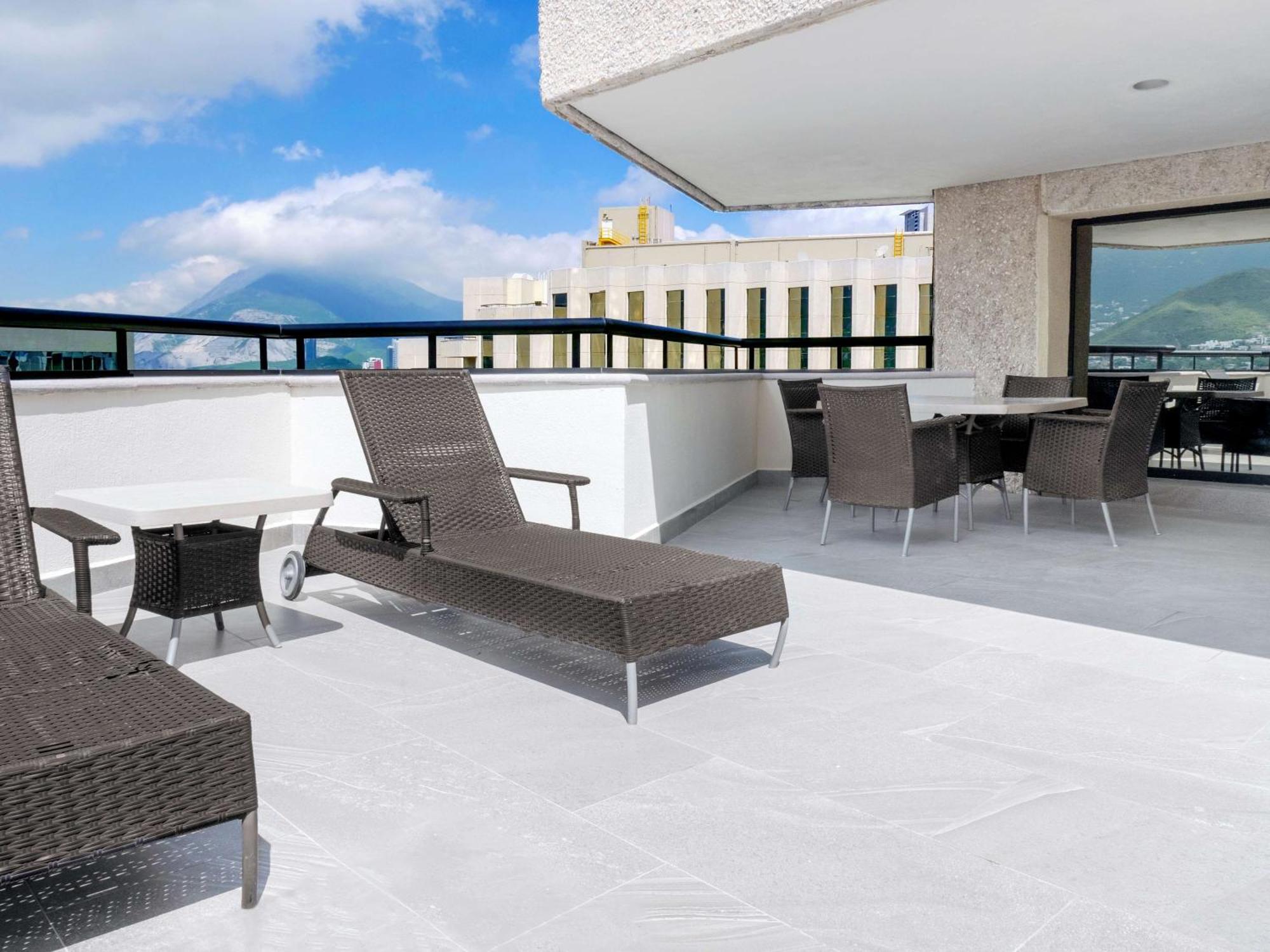 Ms Milenium Monterrey Curio Collection By Hilton Hotel San Pedro Garza Garcia Exterior photo
